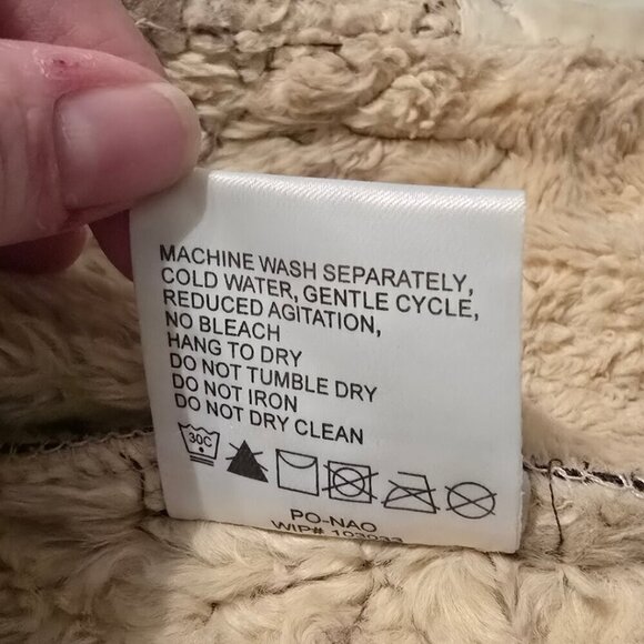 Woolrich Faux Leather Leaf Print Distressed Sherpa Lined Vest Sz S - Picture 8 of 8